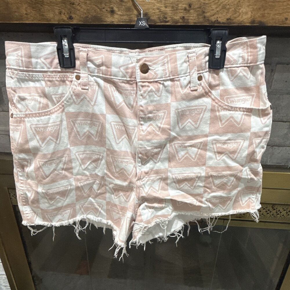 Wrangler We Care Pink/White Check Logo Denim Cutoff Shorts Women’s 34